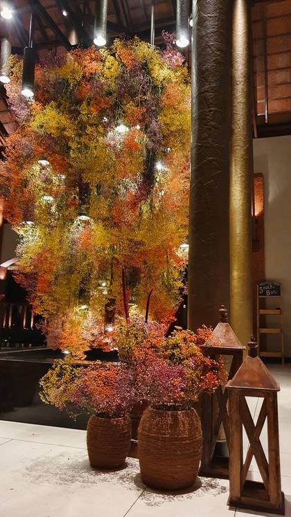 Ceiling and Floral detail — Arrival / Lobby decor — Alila Diwa Goa